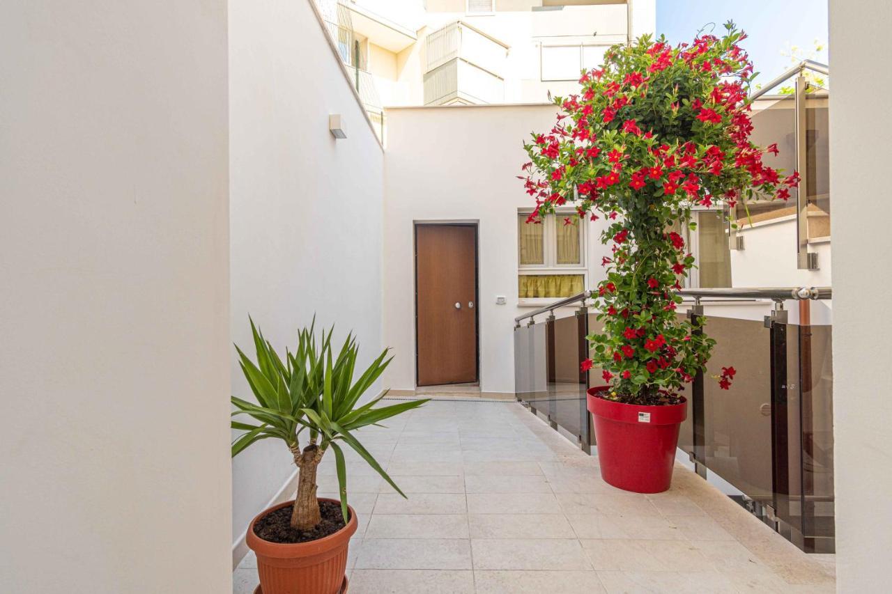 Seven Notes Guest House Бари Экстерьер фото