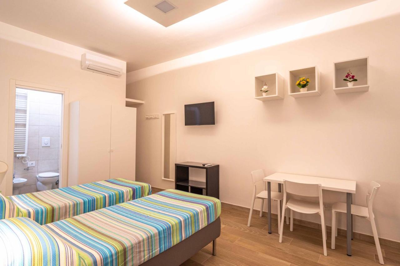 Seven Notes Guest House Бари Экстерьер фото