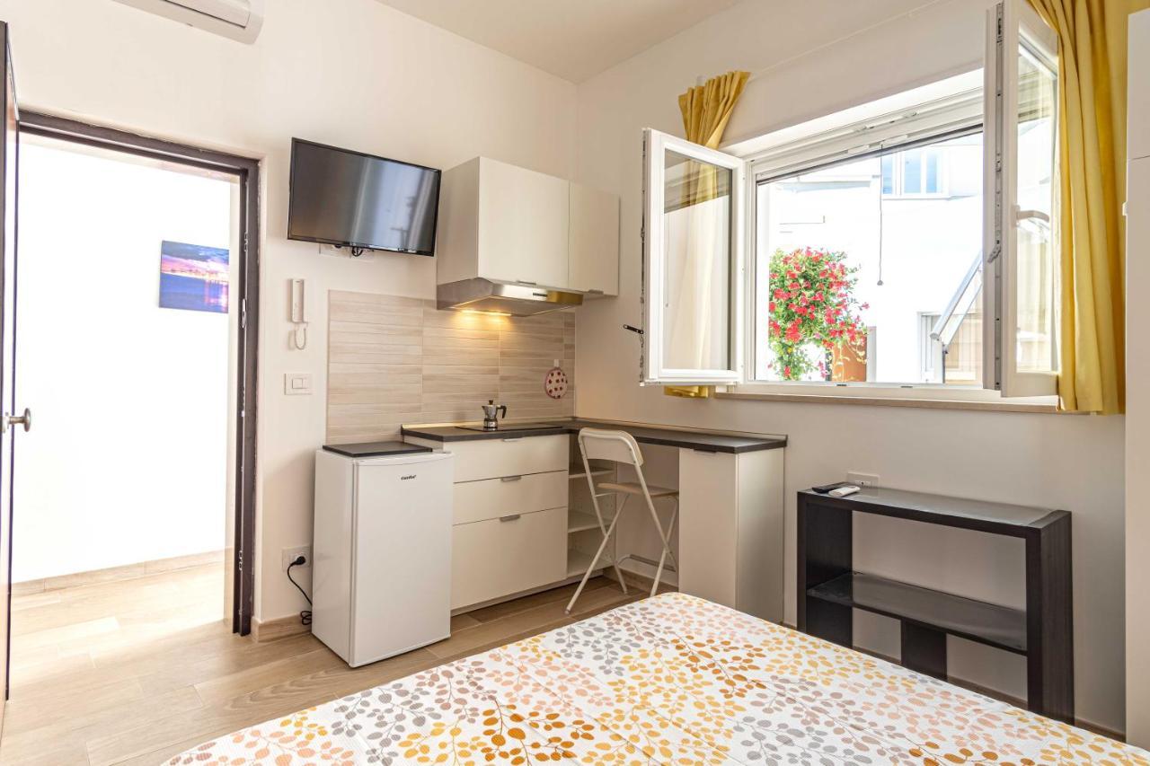 Seven Notes Guest House Бари Экстерьер фото