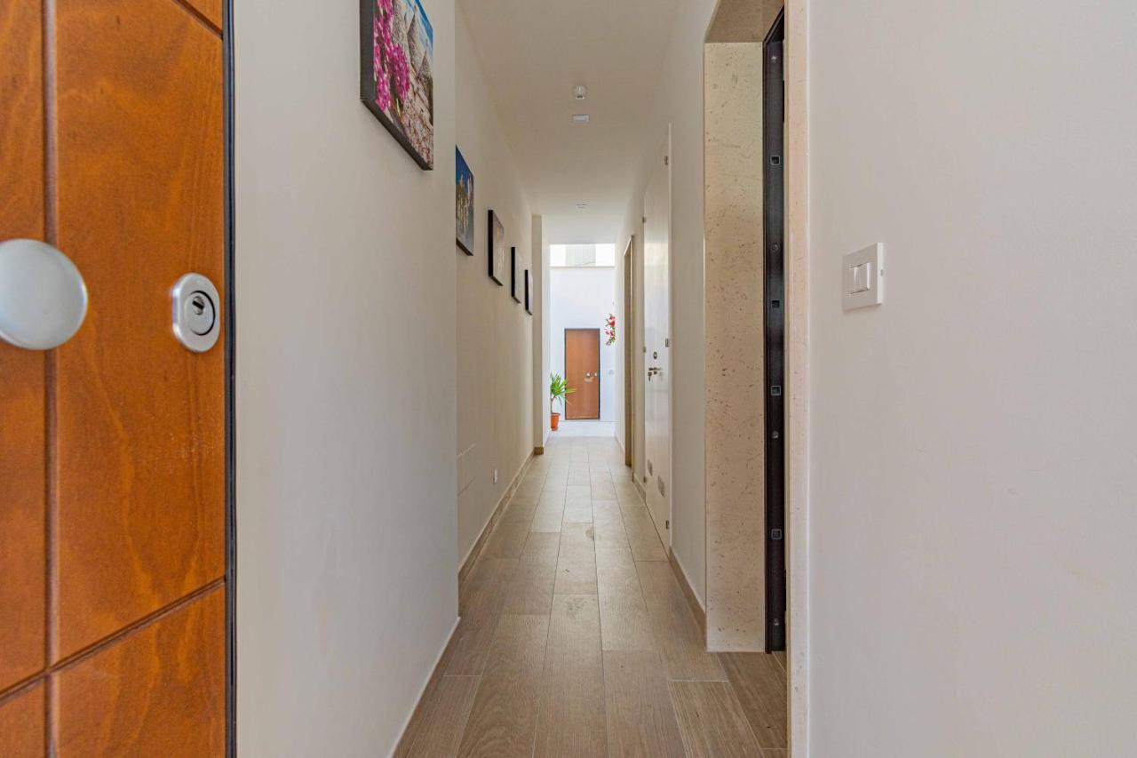 Seven Notes Guest House Бари Экстерьер фото